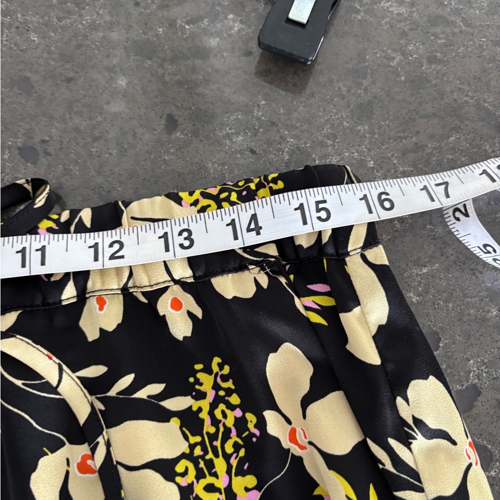Cabi New Set Up Pants 6696 Black Floral Pull On Relaxed Fit High Waist Wide Leg - Picture 9 of 11